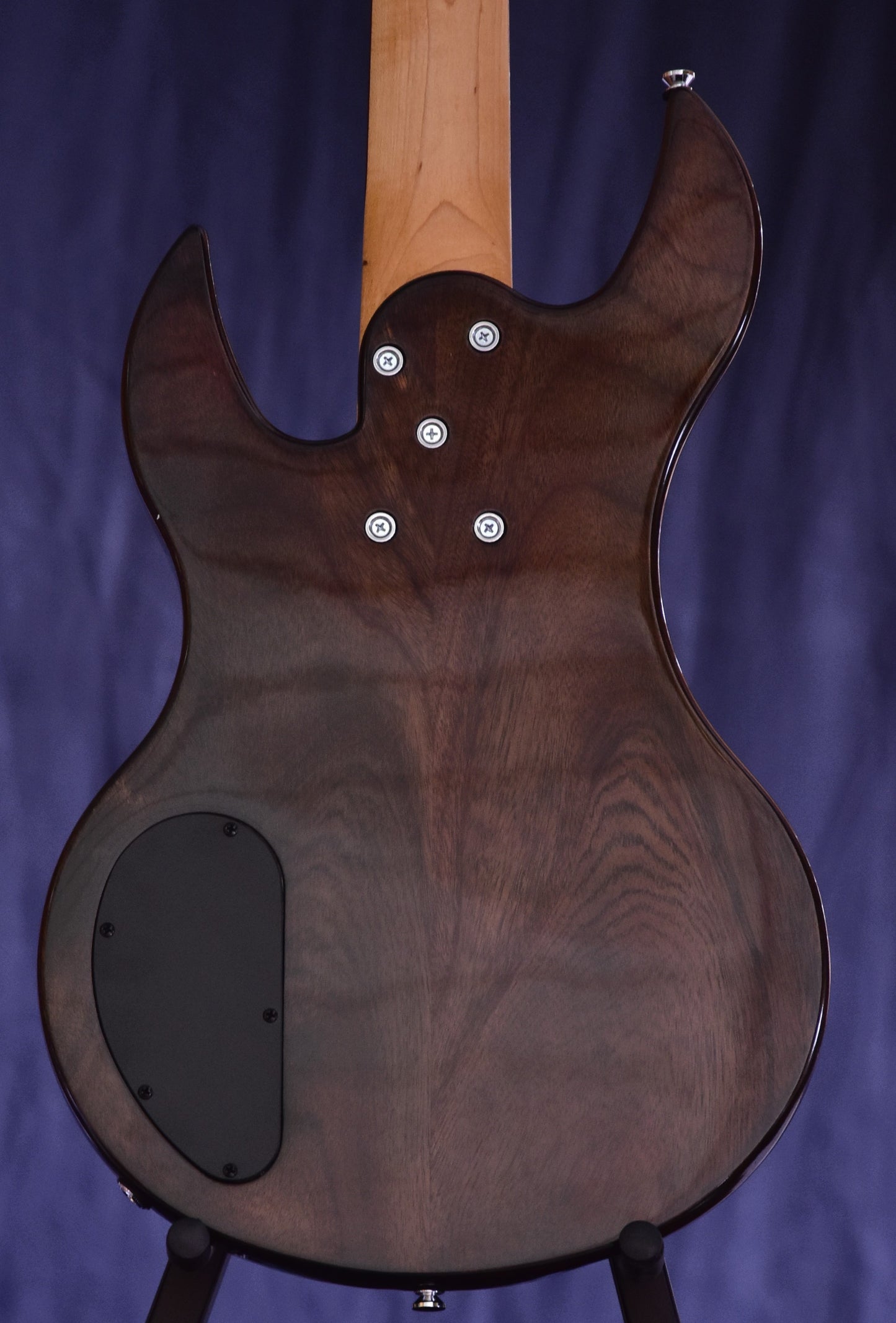 BR Guitars  Quake Bass