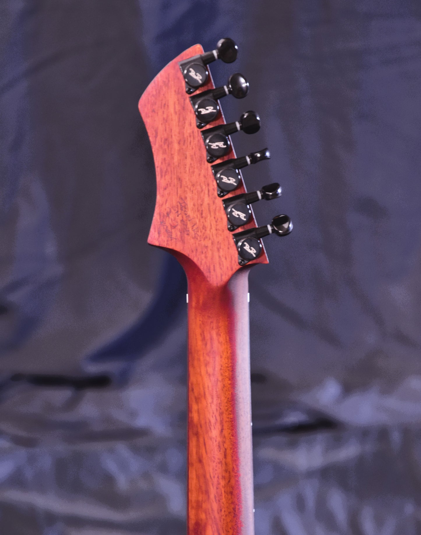 BR Guitar - ICON Professional