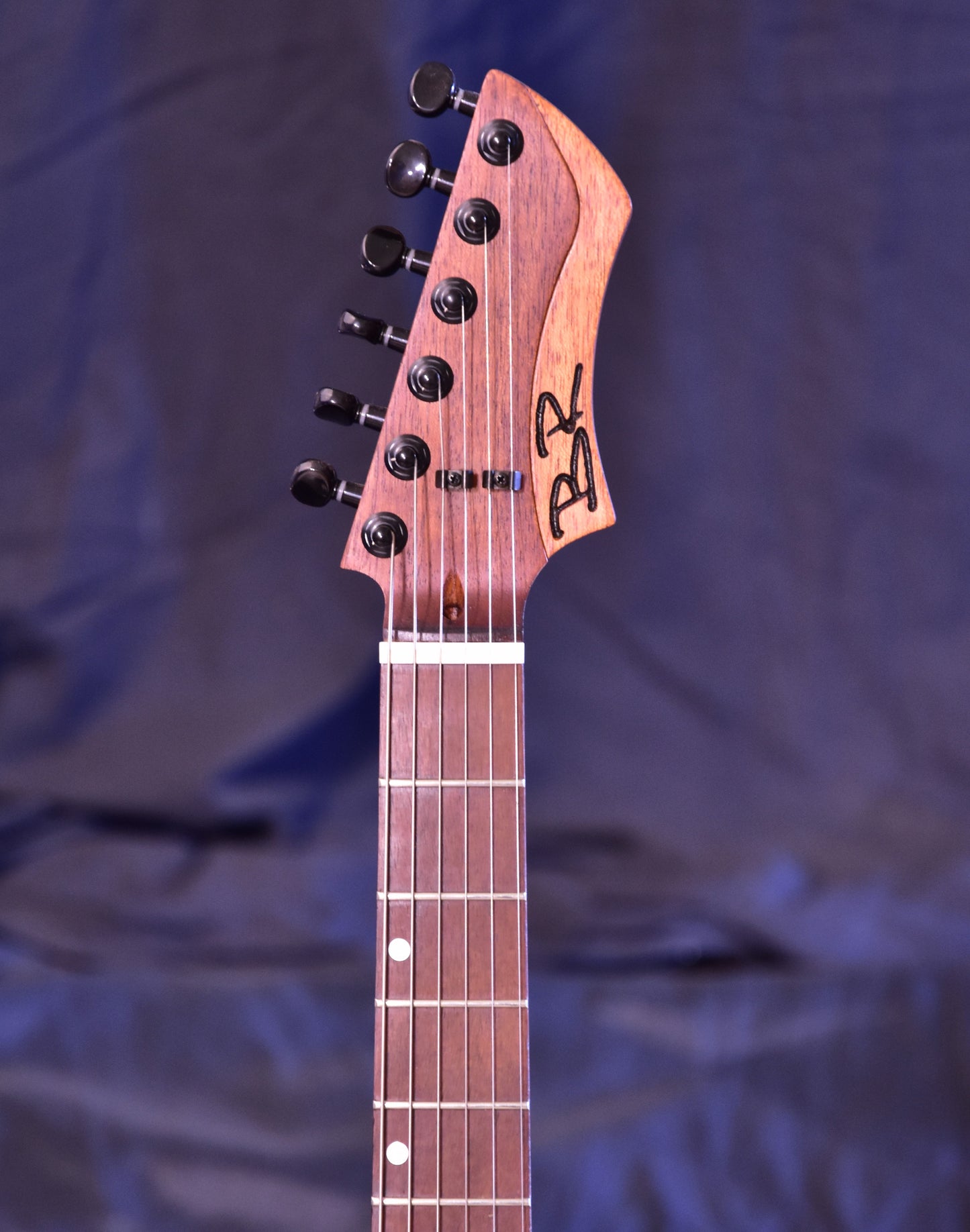 BR Guitar - ICON Professional
